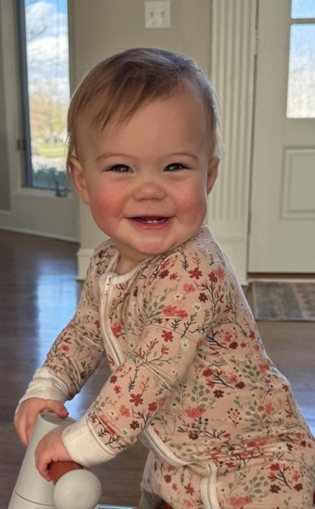 Influencer Lizzie Kieffer Mourns Death of 12-Month-Old Daughter