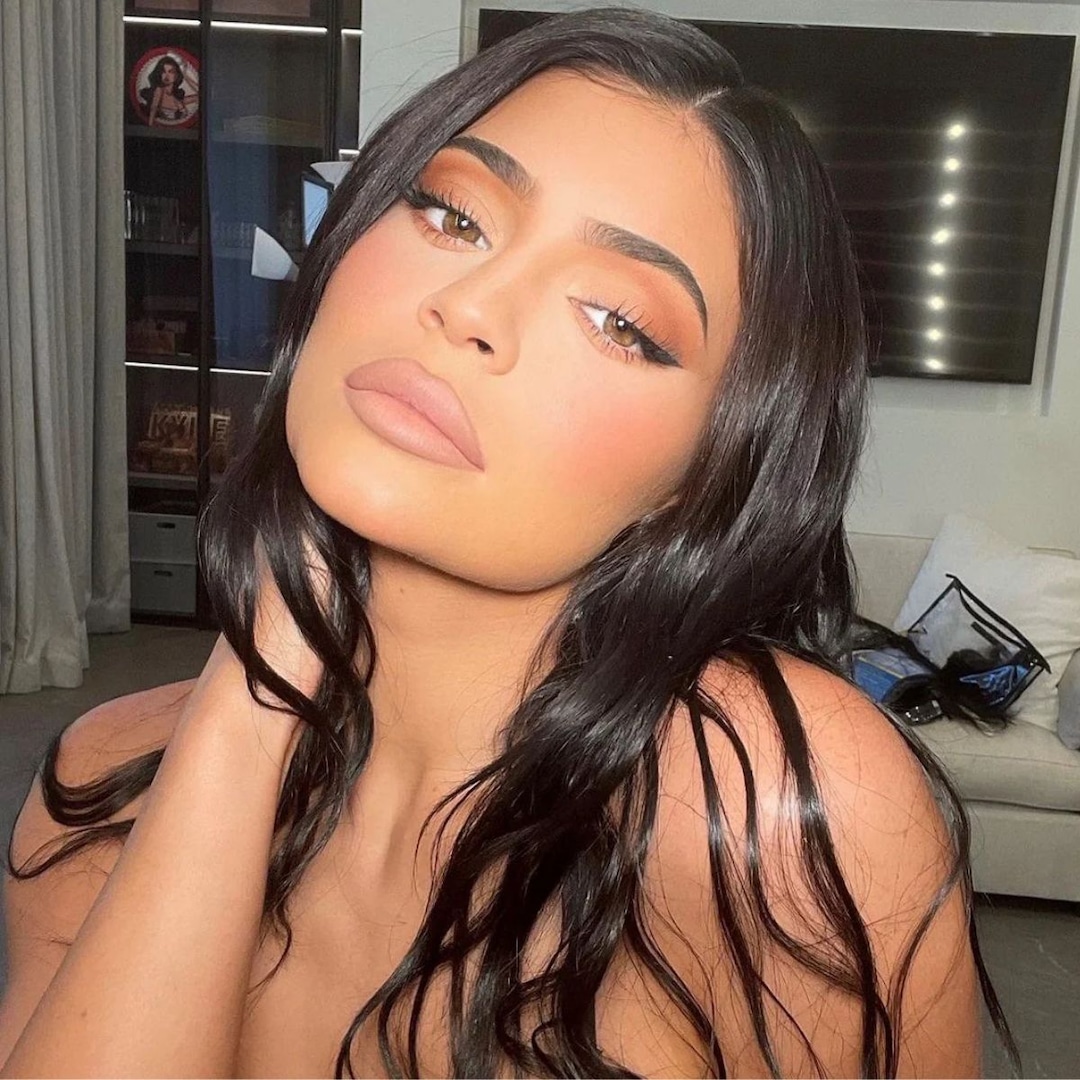 Kylie Jenner’s Kylie Cosmetics Lip Kits Buy 1, Get 1 Free Deal: These Viral Shades Are Selling Out Fast Kylie Jenner’s Kylie Cosmetics Lip Kits Buy 1, Get 1 Free Deal: These Viral Shades Are Selling Out Fast