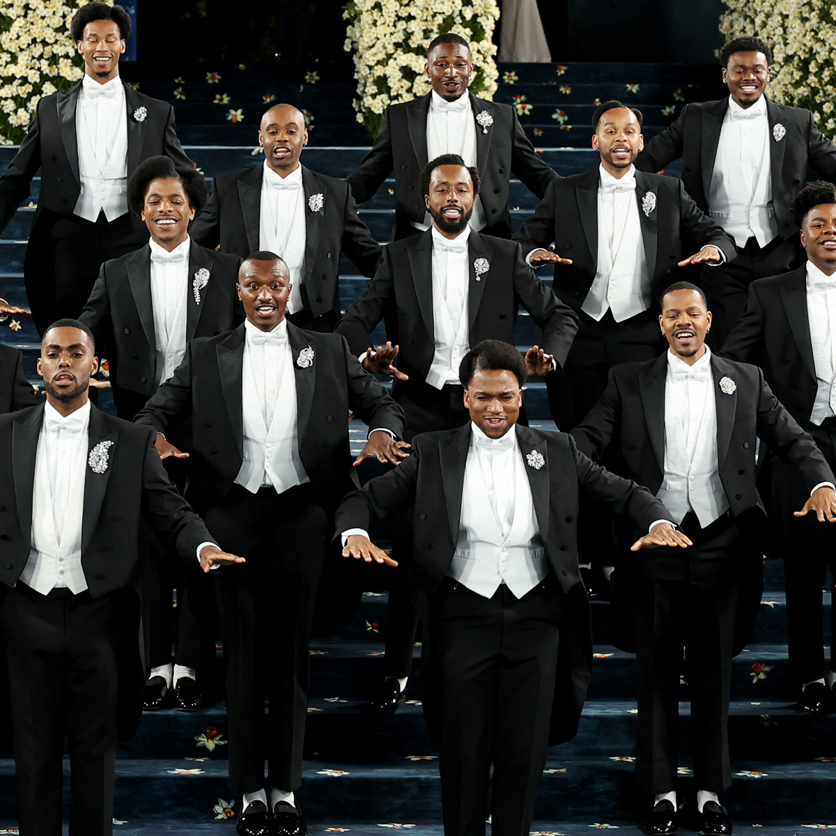 Met Gala 2025 Red Carpet: Dancing Gospel Choir Sings for Celebs