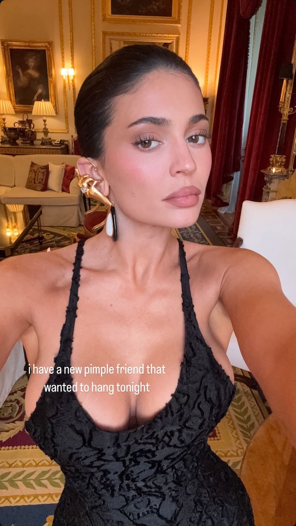 Kylie in Timothée prvič skupaj na rdeči preprogi, a pred tem ni šlo vse po planu (FOTO)