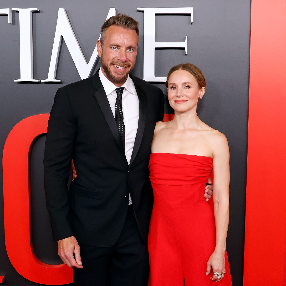 Why Kristen Bell Is Apologizing to Her and Dax Shepard’s Daughters