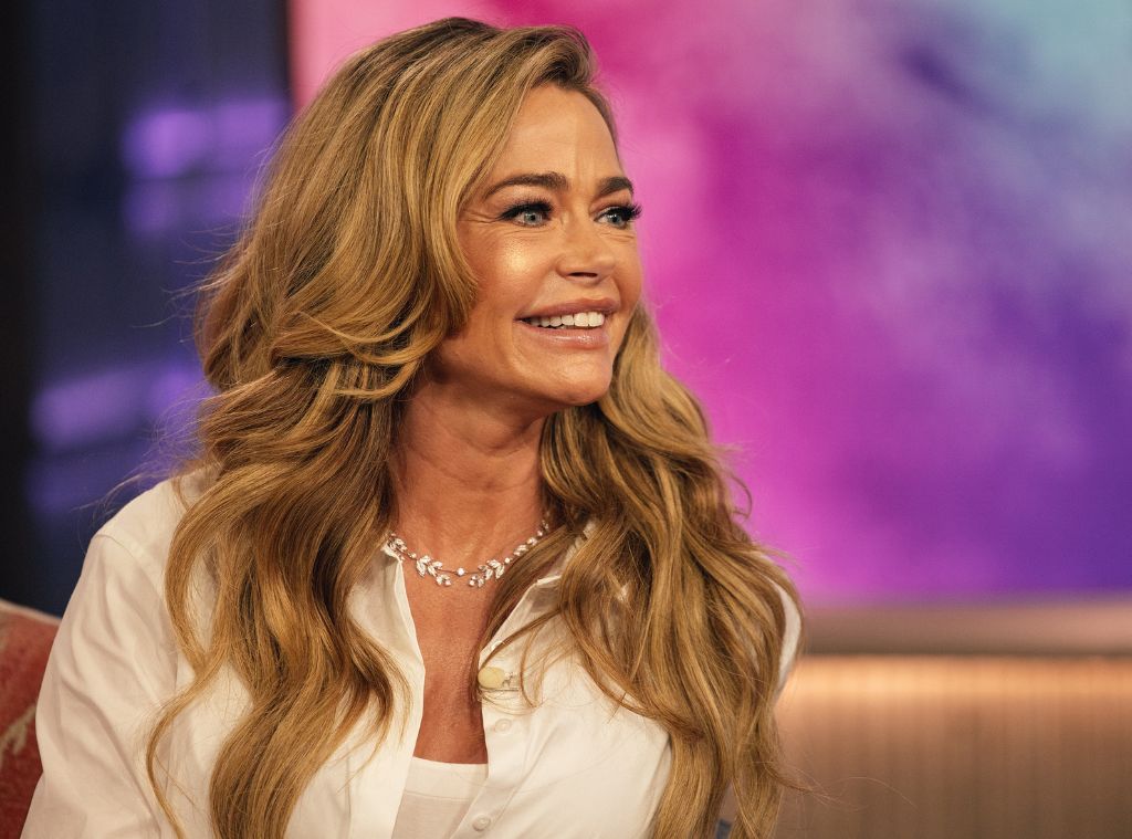 Store Denise Richards Mom's Day Gift E book