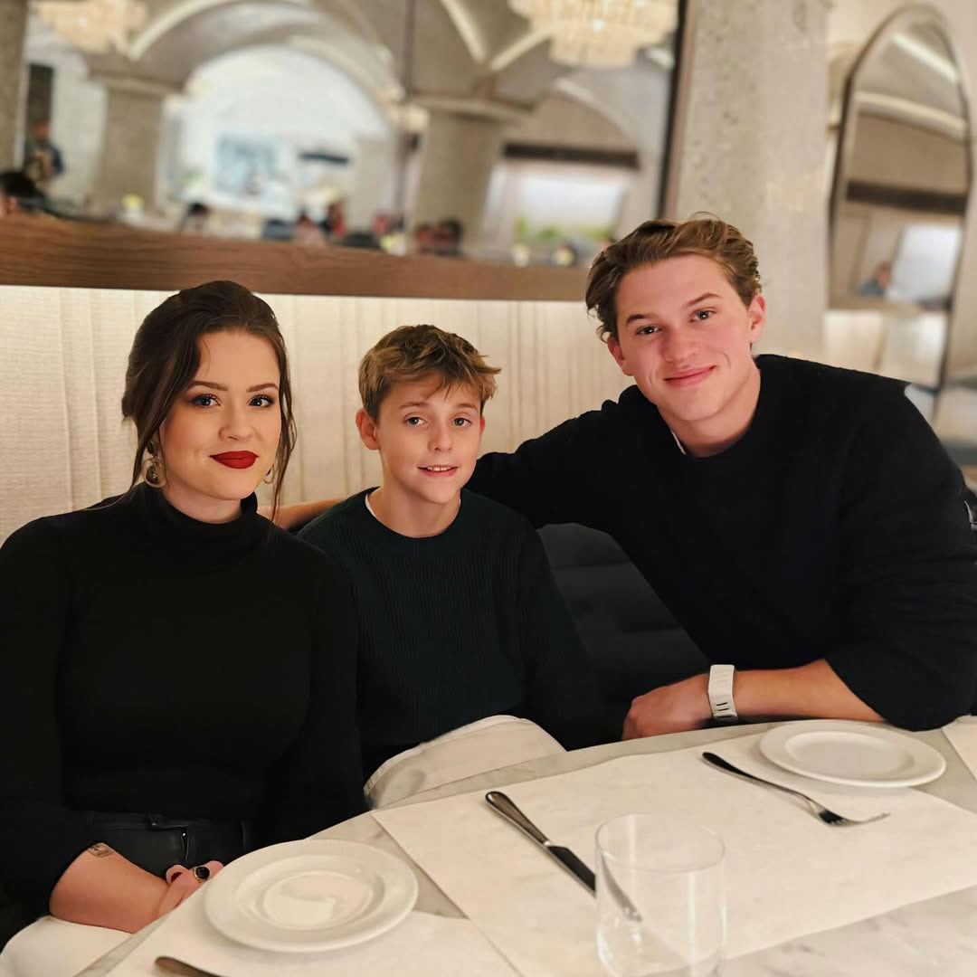 Reese Witherspoon appears with kids Ava Phillippe, Deacon Phillippe and Tennesee Toth, Mother's Day 2025, Instagram 