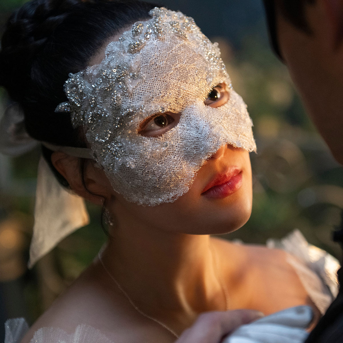 Bridgerton Season 4 Shares Benedict & Sophie’s Masquerade Ball Scene