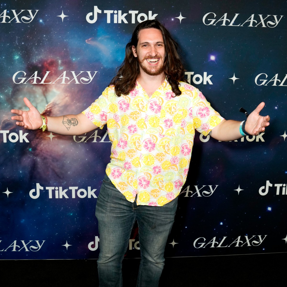 Influencer Sidney Raz Reacts to Criticism Of Sharing Cancer Diagnosis