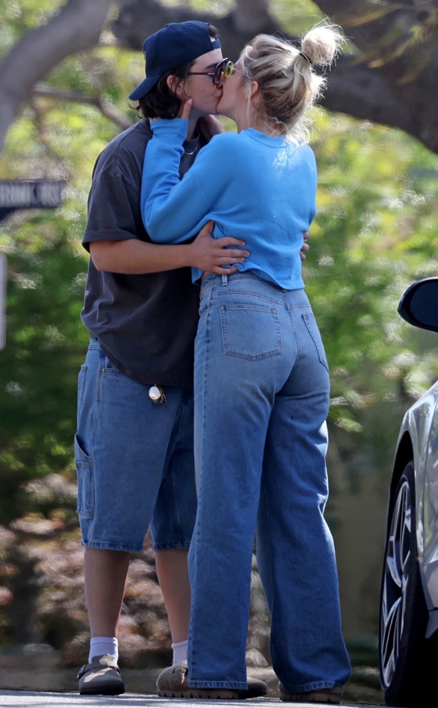 Anna Camp Steps Into the Spotlight With New Romance