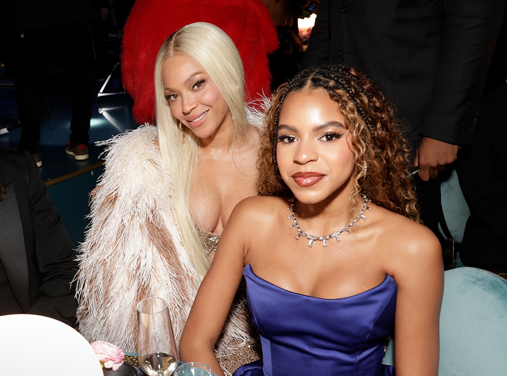 Blue Ivy Carter Saves Beyoncé's Wardrobe Malfunction on Tour