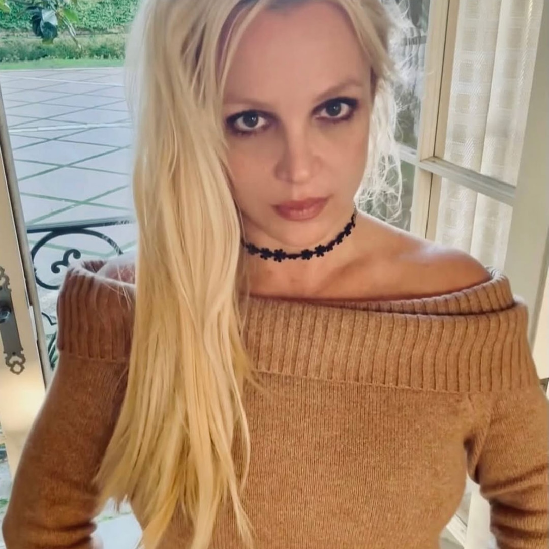 Britney Spears Breaks Silence About Smoking Cigarette on Plane Britney Spears Breaks Silence About Smoking Cigarette on Plane