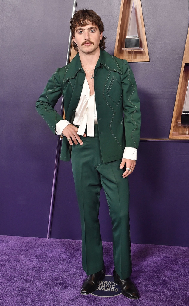 Benson Boone arrives at American Music Awards 2025 red carpet