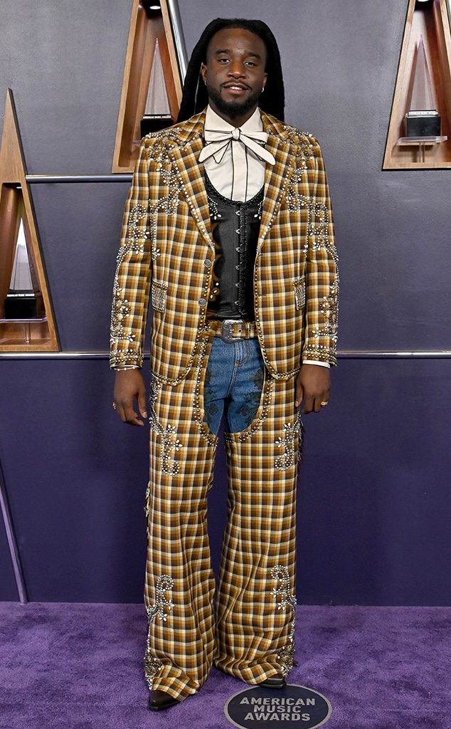 Shaboozey attends the 2025 American Music Awards at Fontainebleau Las Vegas on May 26, 2025