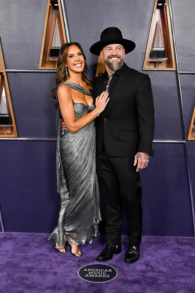 Zac Brown, Kendra Scott Attend American Music Awards 2025