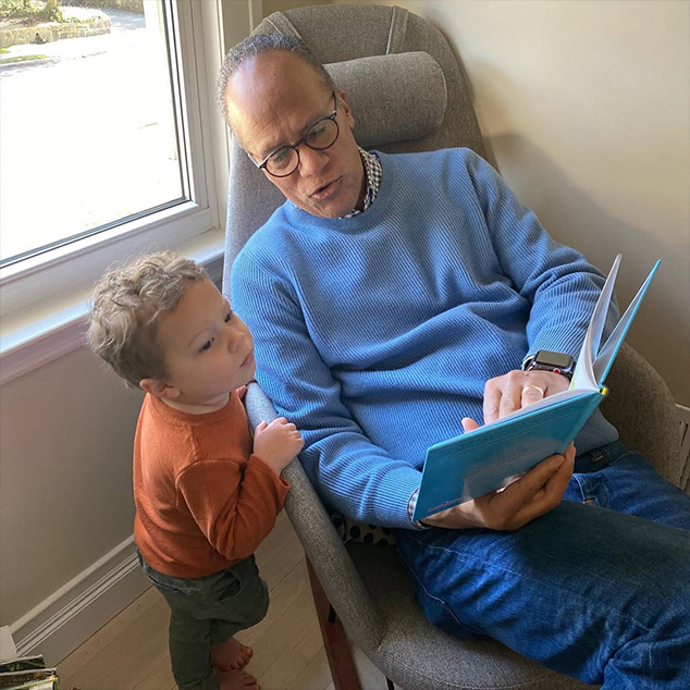 Lester Holt, Grandkids