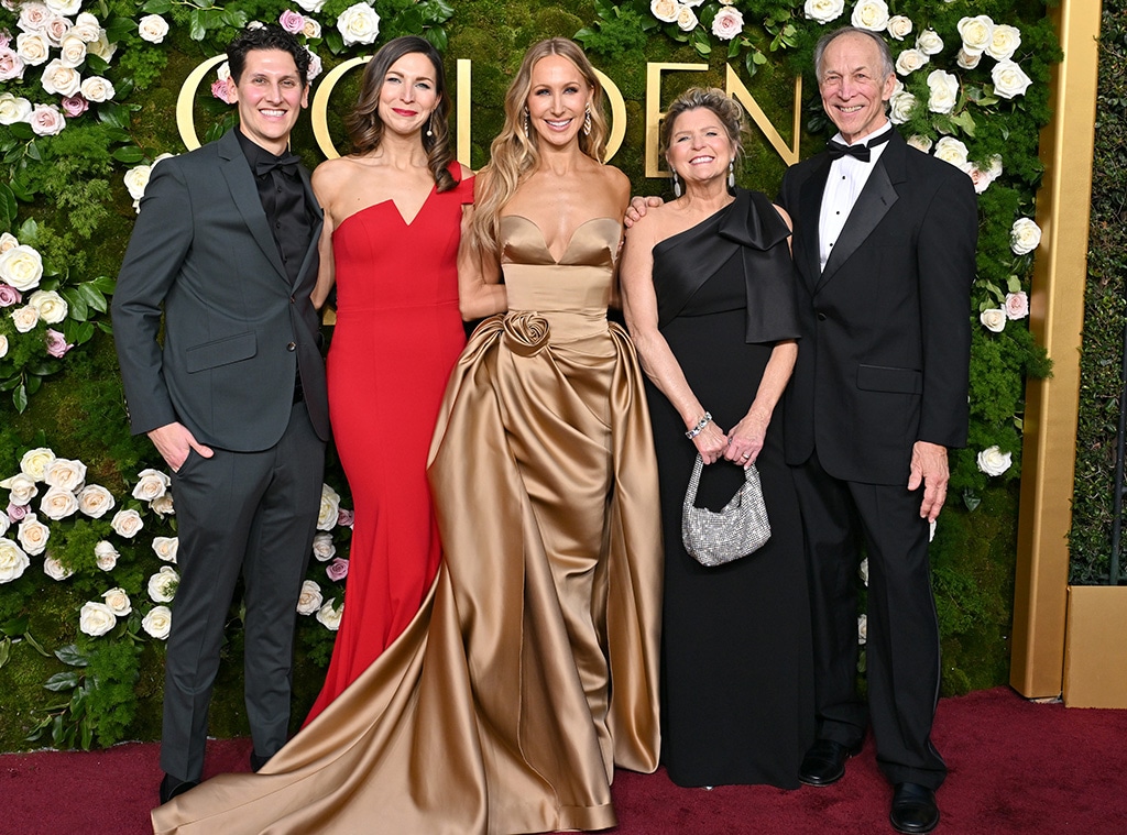 You Won't Believe What Was in Nikki Glaser's Bag on Globes Red Carpet You Won't Believe What Was in Nikki Glaser's Bag on Globes Red Carpet