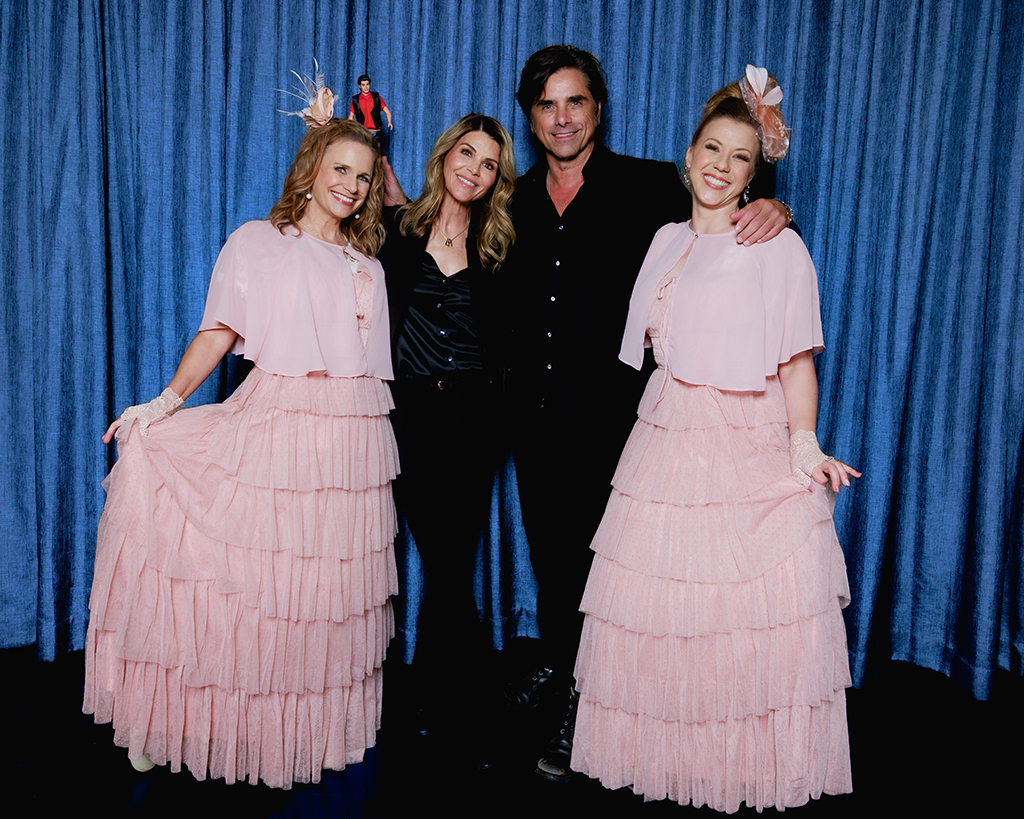 Andrea Barber, Jodie Sweetin, John Stamos, Lori Loughlin, Big Pic