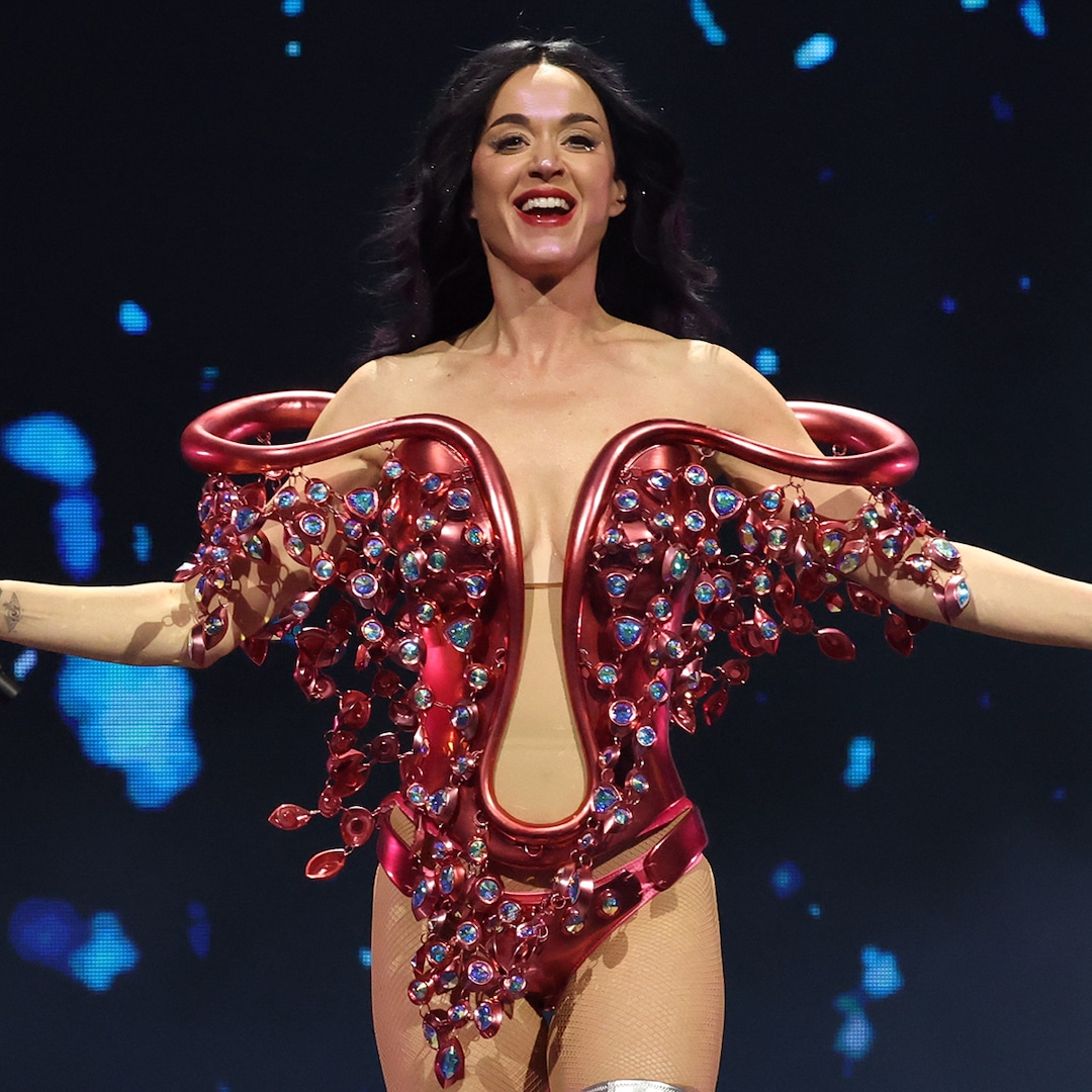 Katy Perry Reacts to Fan Storming the Stage During Sydney Concert Katy Perry Reacts to Fan Storming the Stage During Sydney Concert