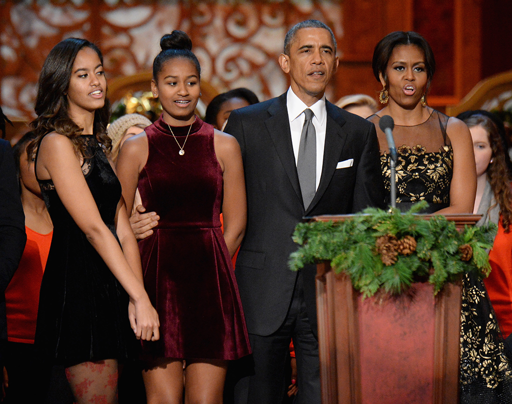 Michelle, Barack Obama's Vacation Pic With Daughters Malia, Sasha