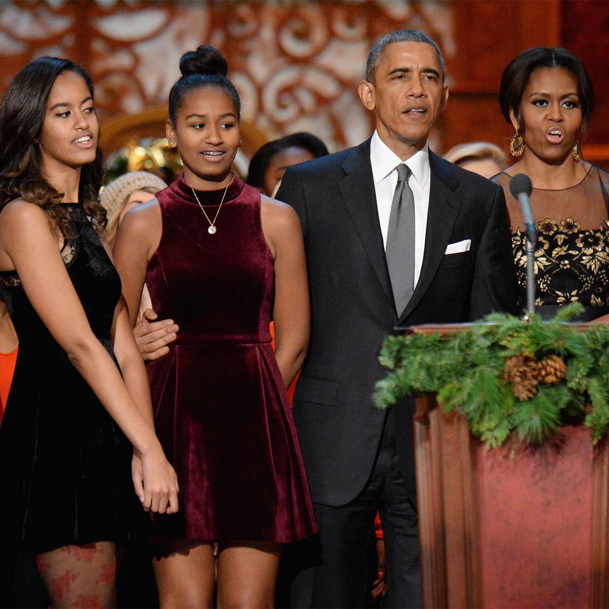 Michelle, Barack Obama’s Vacation Pic With Daughters Malia, Sasha