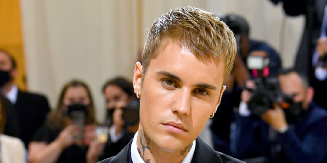 Justin Bieber Proves Son Jack Is in the Holiday Spirit With Adorable Photos