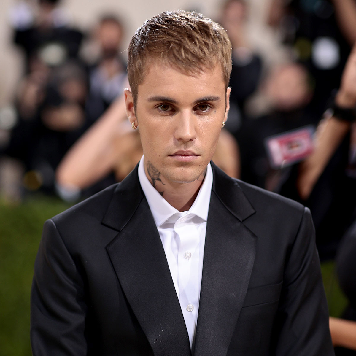 Justin Bieber Reacts to “Standing on Business” Video Memes