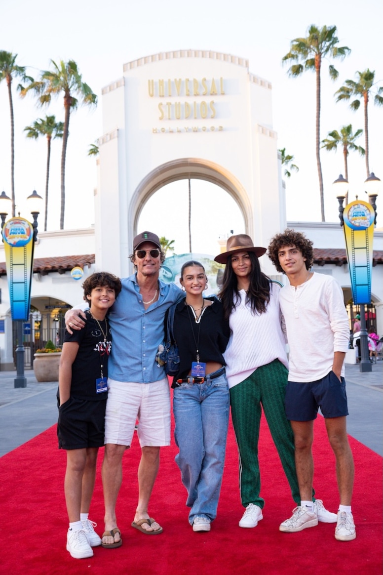 Matthew McConaughey, Camila Alves McConaughey, Livingston McConaughey, Vida McConaughey and Levi McConaughey visit Universal Studios Hollywood.