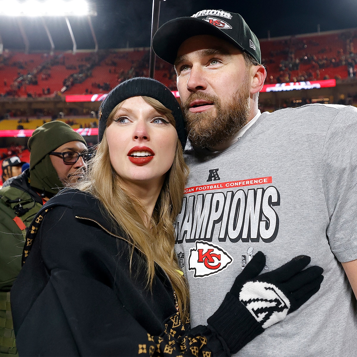 Taylor Swift, Travis Kelce's Red Carpet Debut