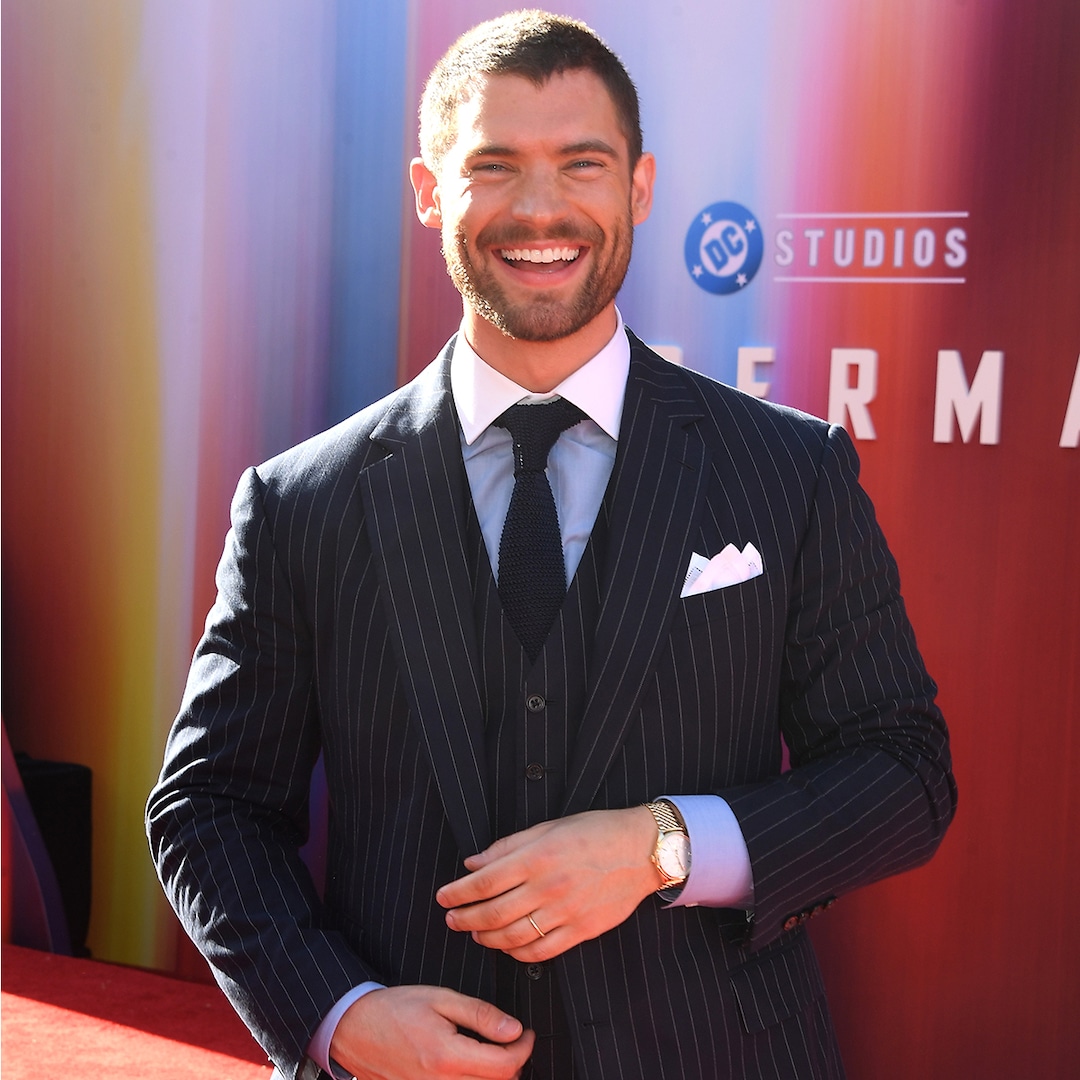 Дейвид Коренвет на Супермен изключително казано на E News about