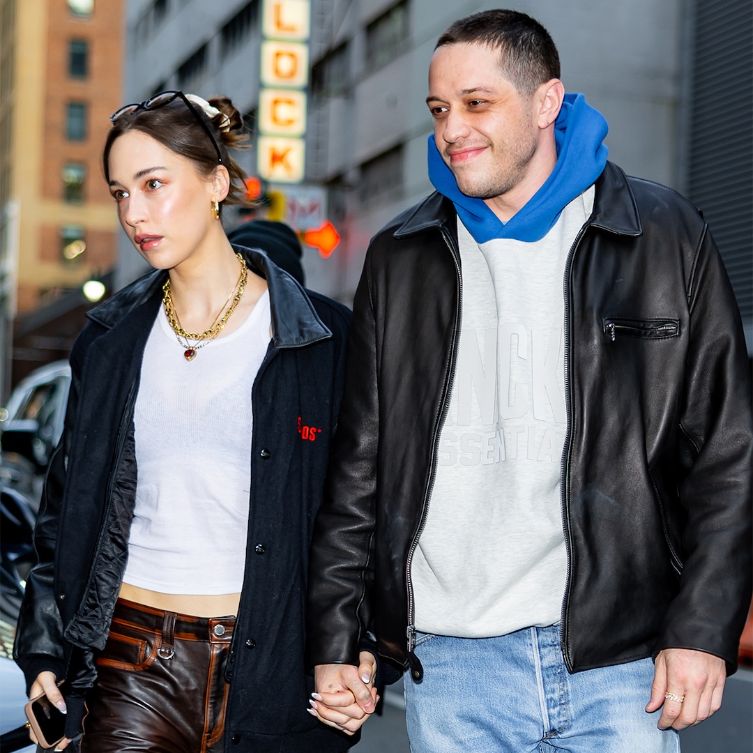 Elsie Hewitt Detailed “Weird Chaotic Month” With Pete Davidson Days Before Pregnant Reveal Elsie Hewitt Detailed “Weird Chaotic Month” With Pete Davidson Days Before Pregnant Reveal