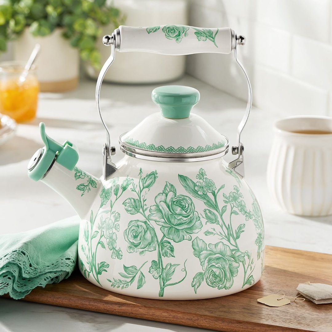 These Chic Kitchen Must-Haves? They’re From The Pioneer Woman