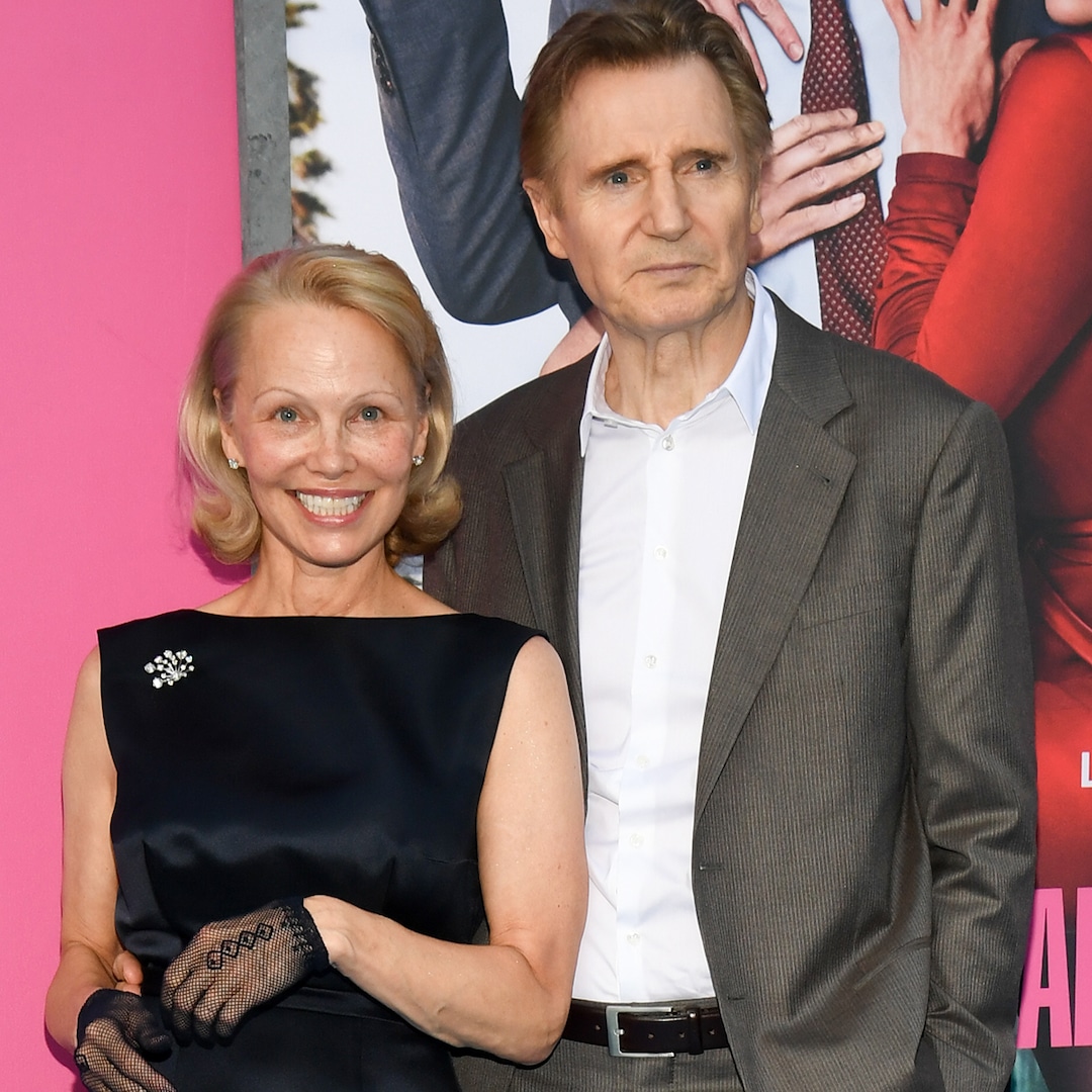 Голият пистолет Costars Памела Андерсън и Лиъм Нийсън се присъединиха