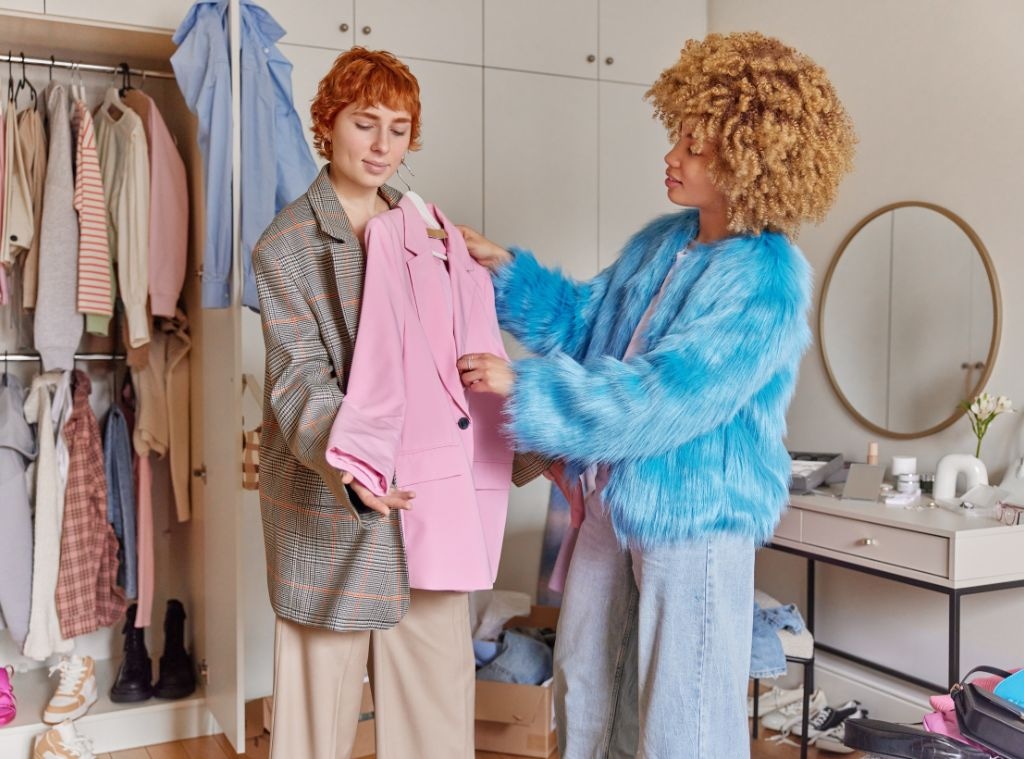 What’s Your Best Color Palette? What You Should Be Wearing Based on Your Color Season 21 Store - colour season - hero portray