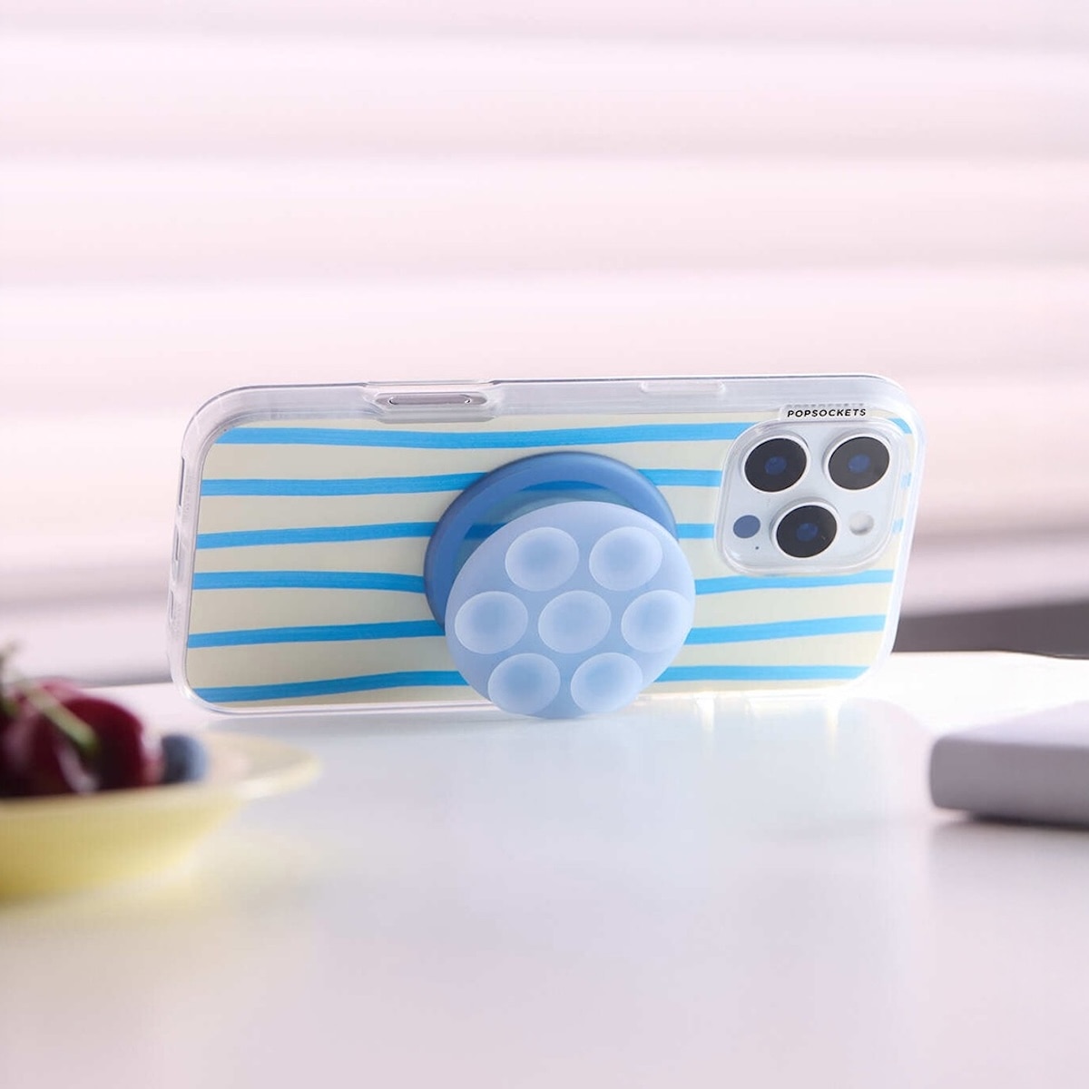 PopSocket's New Suction Cup Phone Mount: Your Outfit Pics Will Be Fire