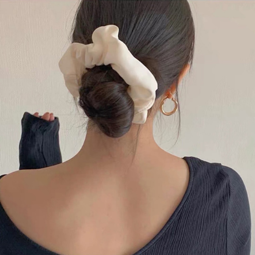 The Jumbo Scrunchies Everyone’s Wearing: Find Yours at Free People, Amazon & More The Jumbo Scrunchies Everyone’s Wearing: Find Yours at Free People, Amazon & More