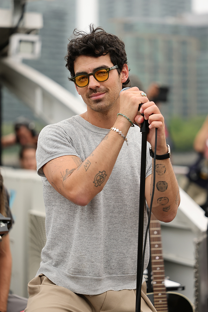 Joe Jonas, Big Pic