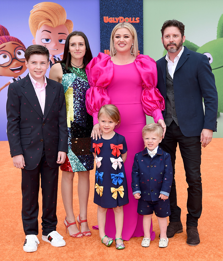 Kelly Clarkson, Brandon Blackstock, Savannah Blackstock, River Rose Blackstock, Remington Alexander Blackstock, and Seth Blackstock, 2019