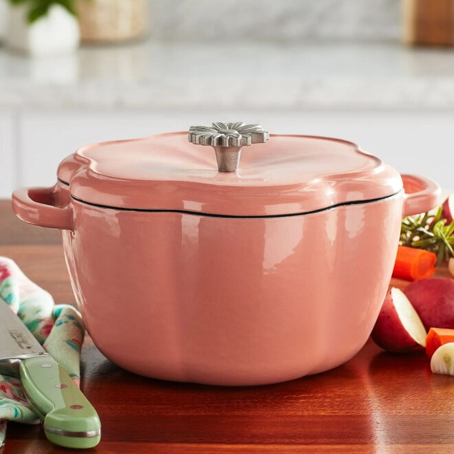 SHOP This Pioneer Woman Dutch Oven thumbnail