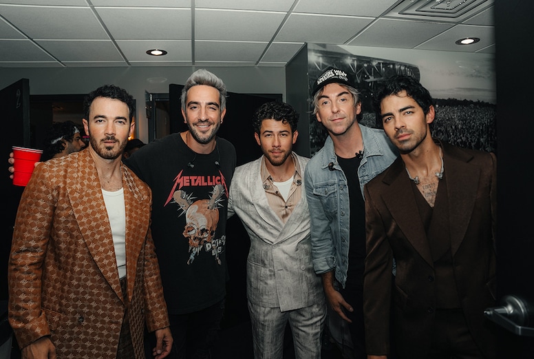 All Time Low, Jonas Brothers backstage Virginia show