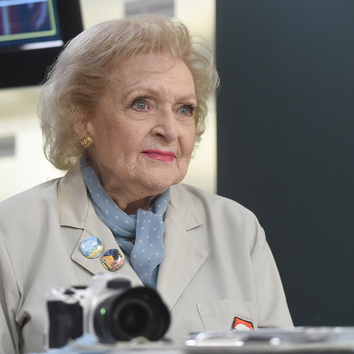 
                        Bones' David Boreanaz Reveals Betty White's NSFW Comments About Him
      ...