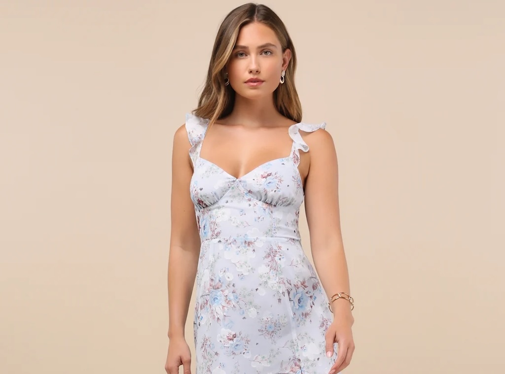 Filming a Sorority RushTok Video? We’re Bidding on These Dresses, Accessories & More From Lulus 11 lulustop.jpg