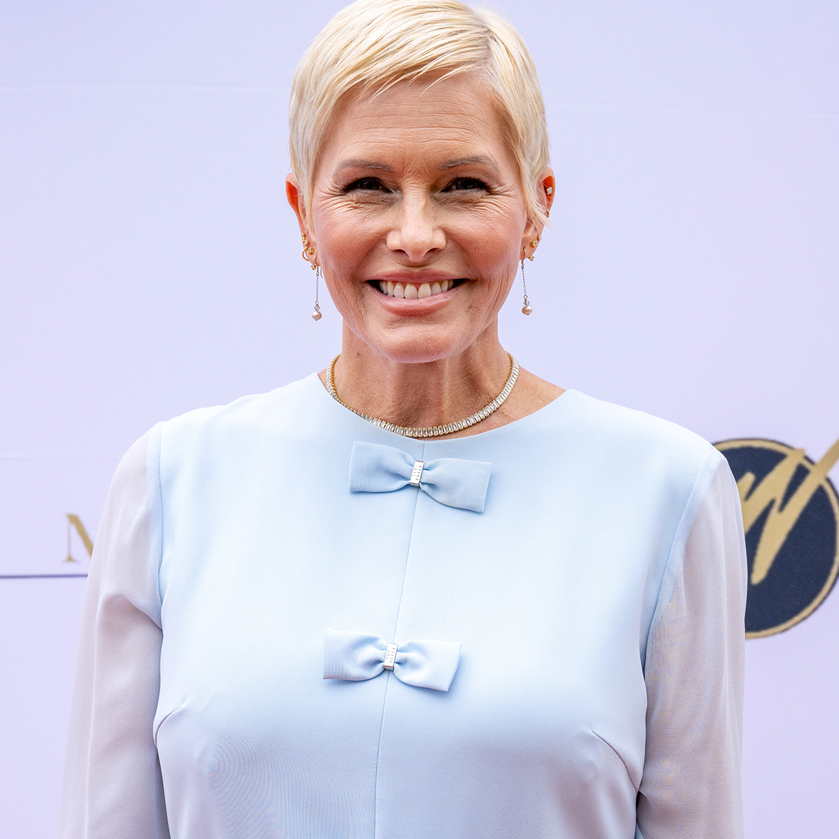 Nicole Eggert Undergoes Mastectomy After Breast Cancer Diagnosis thumbnail