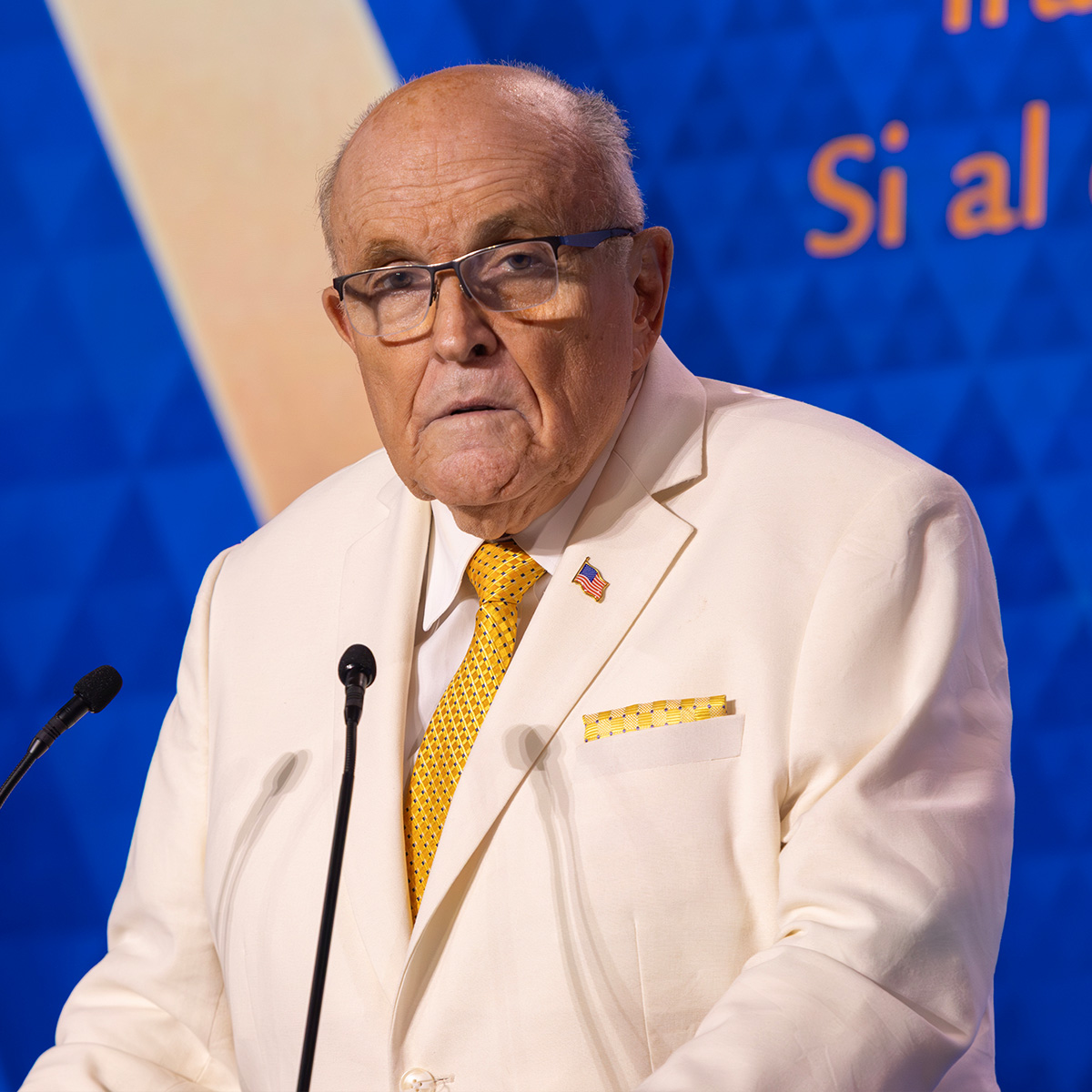 Rudy Giuliani Hospitalized After “High Speed” Car Accident thumbnail