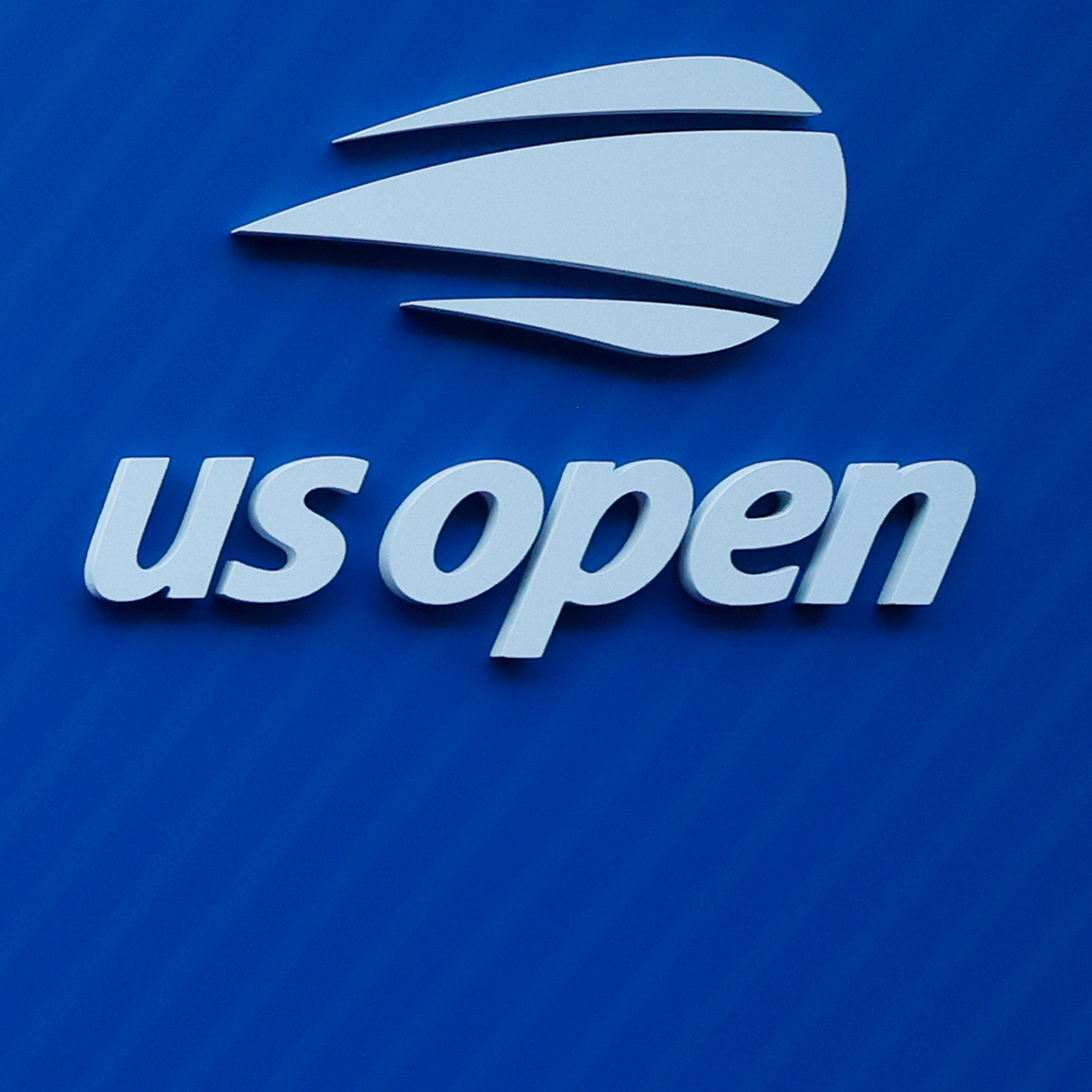 
                        2025 US Open: CEO Apologizes After Taking Signed Hat From Young Fan
      ...