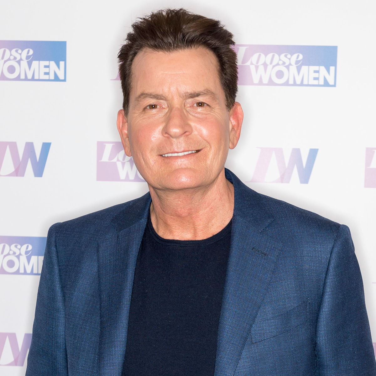 ДВЕ И ПОЛОВО МЪЖЕ АЛУМ Чарли Шийн казано изключително за