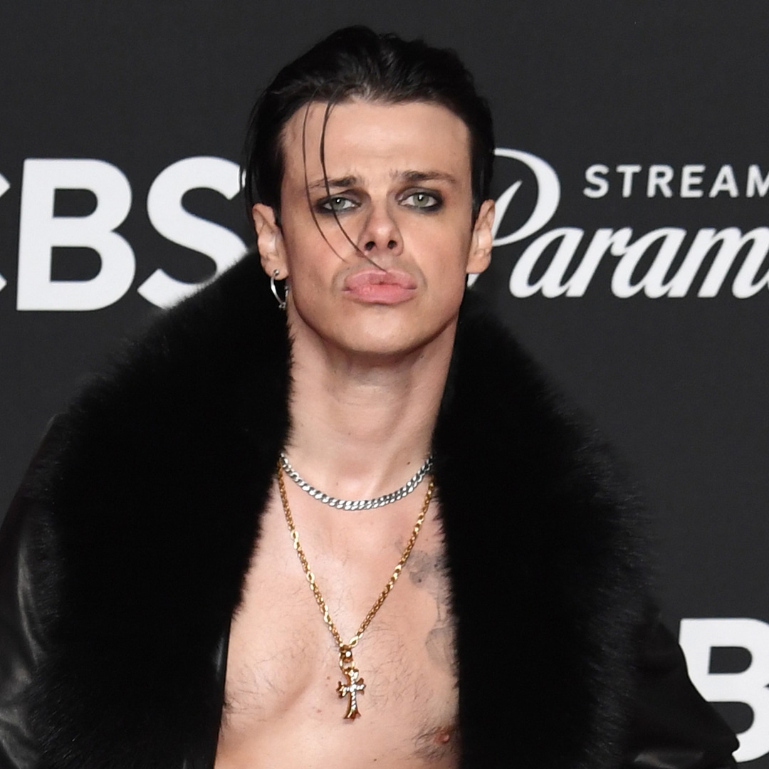How YungBlud's Look Honors Ozzy Osbourne at the MTV VMAs 2025
            ...