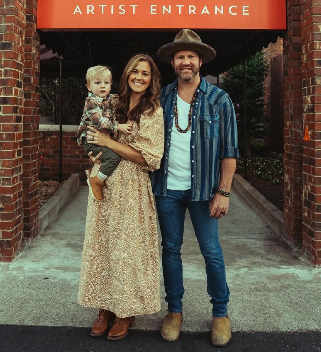 Drake White, Alex White's Daughter Della Dies at 29 Weeks