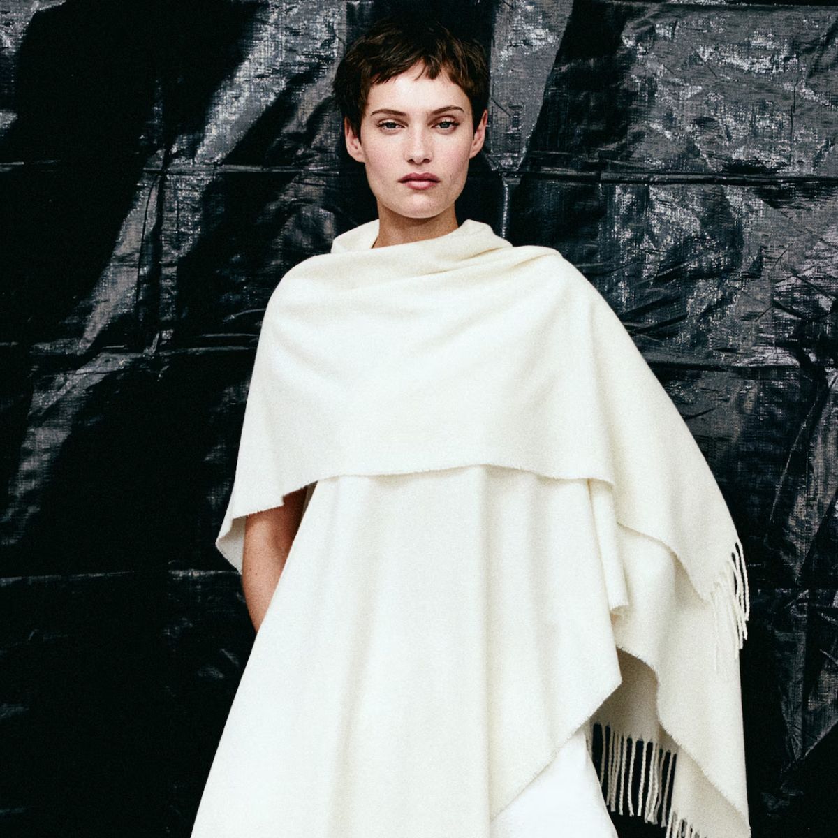 
                        Ponchos Are Back, Babe: Layer Up in the Seasonâ€™s Chicest Cozy...