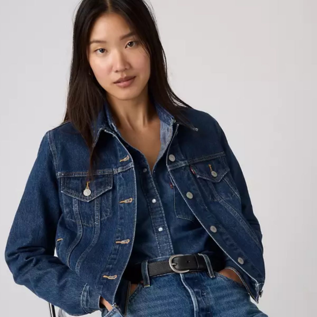 Why Dark Wash Jeans Are the Must-Have Trend for Fall 2025