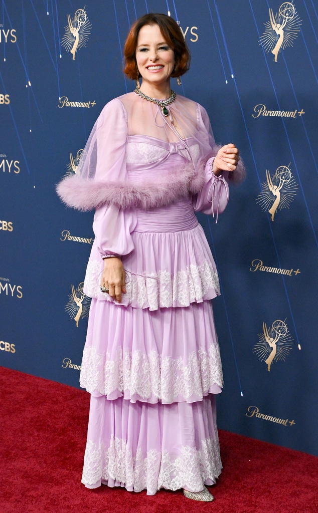 Parker Posey arrives at the Emmys 2025 red carpet
