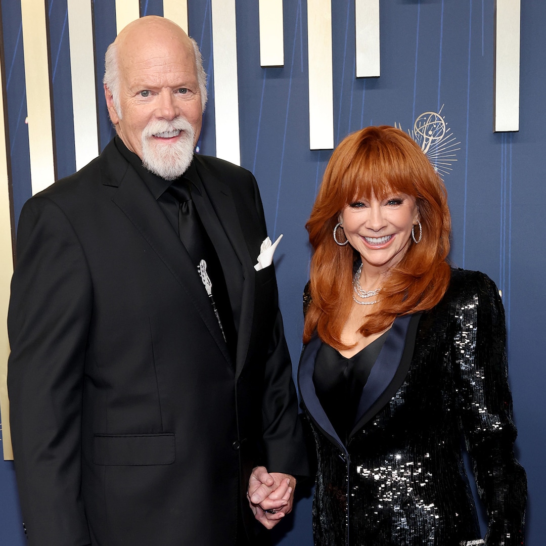 Reba McEntire Reveals Engagement Ring From Rex Linn at Emmys 2025 Reba McEntire Reveals Engagement Ring From Rex Linn at Emmys 2025