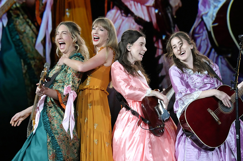 Taylor Swift, Travis Kelce wedding feature