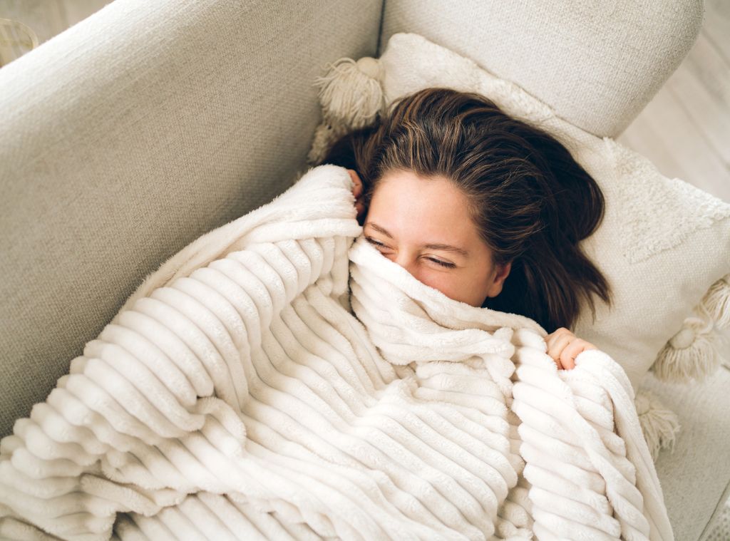 cozythrows hero image.jpg